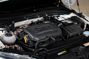 Skoda Superb SportLine (12 foto / 14)