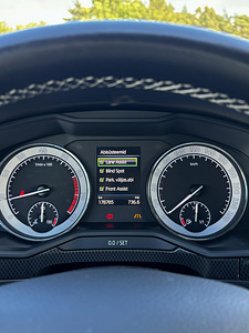 Skoda Superb SportLine (10 foto / 14)