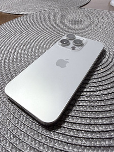 iPhone 15 Pro 128 GB Natural Titanium (2 foto / 8)