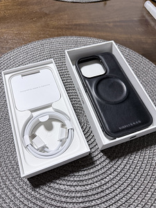 iPhone 15 Pro 128 GB Natural Titanium (8 foto / 8)