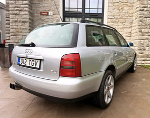 AUDI A4 / АВТОМАТ / РЕГ. СБОР ОПЛАЧЕН / ТО 04.2027 (3 фото из 14)