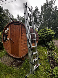 Kolmeosaline alumiiniumist väljatõmmatav redel (universaalne (1 foto / 2)