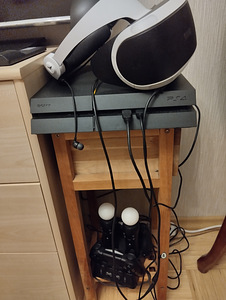 PS4 + tarvikud (3 foto / 3)