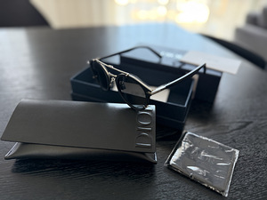 Dior Blacksuit R7U (2 фото из 3)