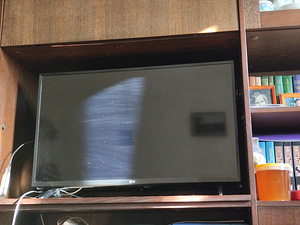 Телевизор LG 32" (1 фото из 3)