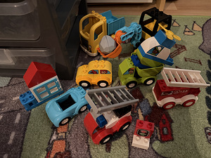 Lego Duplo kollektsioon (10 komplekti) koos hoiukastiga. (4 foto / 4)