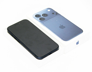 Телефон Apple iPhone 17 Pro 256GB Deep Blue (3 фото из 3)