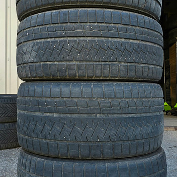 R20 rehvid 275 40 20 ja 315 35 20 lamellid 5-7mm