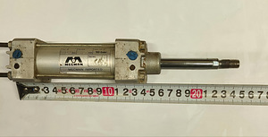 Topelttoimeline pneumosilinder (1 foto / 6)