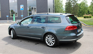 Volkswagen Passat Highline 1.8 118kW (4 foto / 14)
