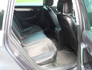 Volkswagen Passat Highline 1.8 118kW (12 foto / 14)