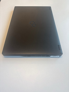 Fujitsu LifeBook E5511 (3 фото из 4)