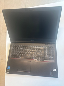 Fujitsu LifeBook E5511 (1 фото из 4)