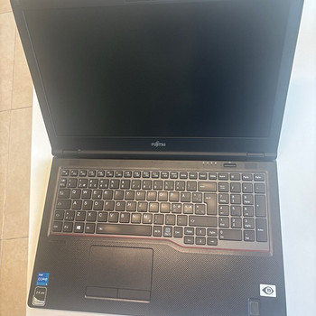 Fujitsu LifeBook E5511