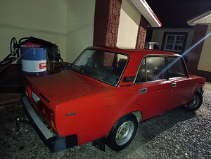 Lada VAZ 2105 (4 фото из 6)