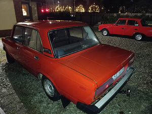 Lada VAZ 2105 (6 фото из 6)
