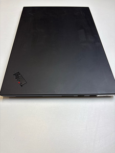 Lenovo ThinkPad P1 Gen 2 (3 foto / 4)