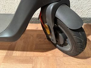 Xiaomi Electric Scooter 4 Lite (2nd Gen) (2 фото из 2)