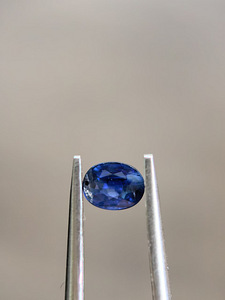 Vääriskivid - safiirid ja spinellid (1 foto / 4)