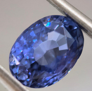 Vääriskivid - safiirid ja spinellid (4 foto / 4)