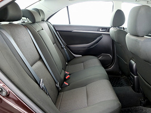 Toyota Avensis Linea Sol Facelift ATM 1.8 95kW (7 foto / 8)