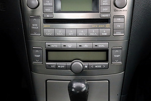 Toyota Avensis Linea Sol Facelift ATM 1.8 95kW (8 foto / 8)