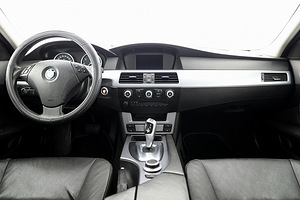 BMW 525 Executive Facelift ATM 2.5 140kW (5 foto / 7)