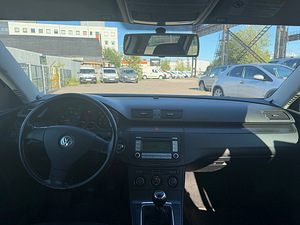 Volkswagen Passat Comfortline 1.6 75kW (5 фото из 7)
