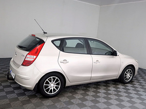 Hyundai i30 Elegance 1.6 90kW (3 foto / 7)