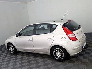 Hyundai i30 Elegance 1.6 90kW (4 foto / 7)
