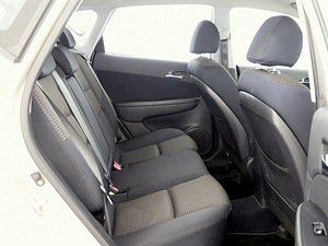 Hyundai i30 Elegance 1.6 90kW (7 foto / 7)