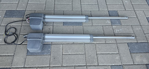 Приводы автоматики ворот Sommer 200e, 2 шт. (2 фото из 5)