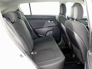 Kia Sportage Comfort ATM 2.0 120kW (7 foto / 7)
