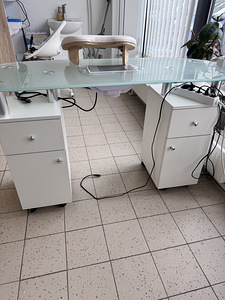 Laud käetoega (1 foto / 2)
