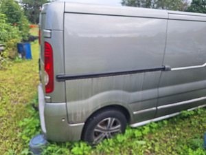 RENAULT TRAFIC (3 foto / 6)