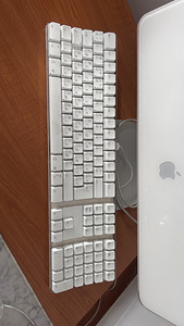 Apple iMac G5 20” (2 фото из 7)