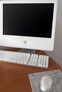 Apple iMac G5 20” (3 фото из 7)