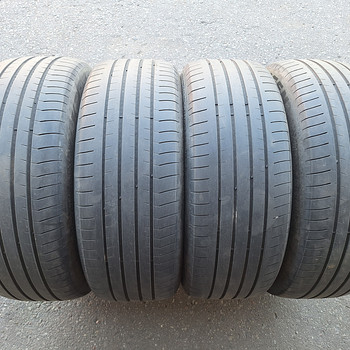 215/55/R17 Kapsen suverehvid