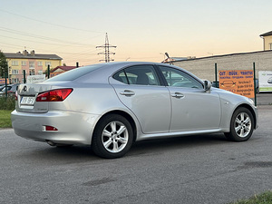 LEXUS IS220D (7 foto / 10)