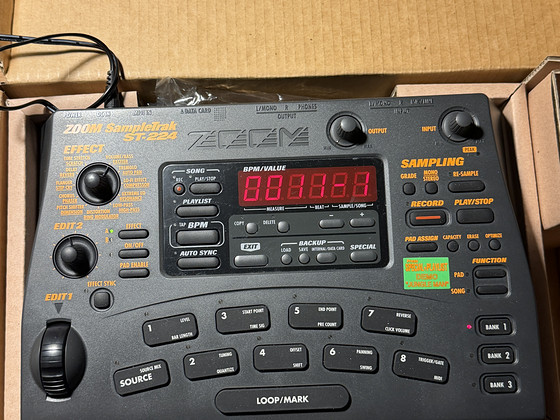 Zoom SampleTrak ST-224 классический groovebox