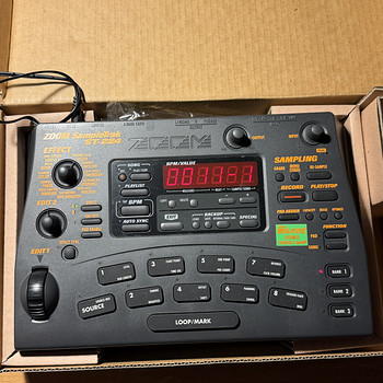 Zoom SampleTrak ST-224 классический groovebox