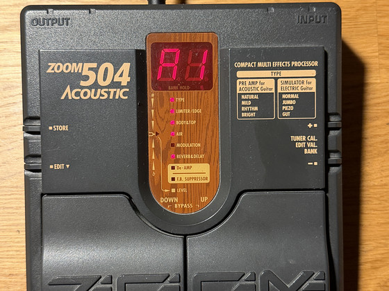 Zoom 504 Acoustic — мультиэффект для акустической гитары