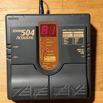 Zoom 504 Acoustic — мультиэффект для акустической гитары