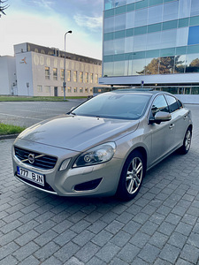 Volvo S60, 2011, SUMMUM, D3, 120 kW, 5-cil, DIESEL (2 foto / 15)