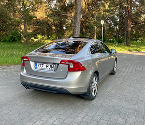 Volvo S60, 2011, SUMMUM, D3, 120 kW, 5-cil, DIESEL (6 foto / 15)