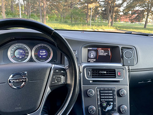 Volvo S60, 2011, SUMMUM, D3, 120 kW, 5-cil, DIESEL (7 foto / 15)