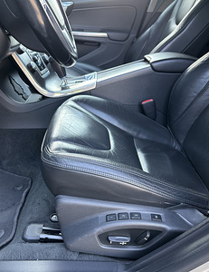 Volvo S60, 2011, SUMMUM, D3, 120 kW, 5-cil, DIESEL (9 foto / 15)