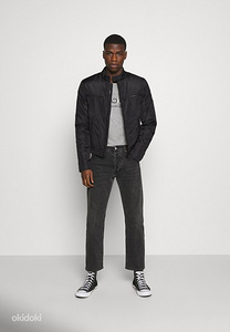 Мужская куртка Calvin Klein (3 фото из 4)