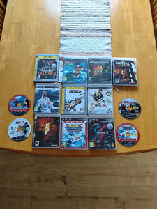 PlayStation 3 (2 valokuva sivusta 2)
