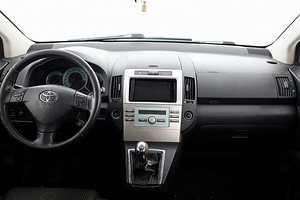 Toyota Corolla Verso Linea Sol 2.2 D-CAT 130kW (5 foto / 7)